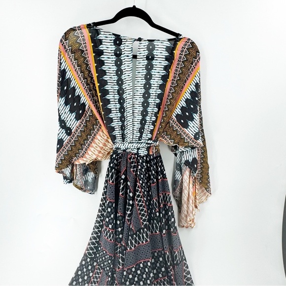 ✅ MEGHAN LOS ANGELES MAXI BOHO DEEP-V NECK KIMONO STYLE SLEEVE WITH SASH SIZE SM - Picture 8 of 9